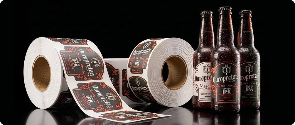 Rótulo para Cerveja Artesanal: Como escolher o material certo para aguentar o balde de gelo e a geladeira