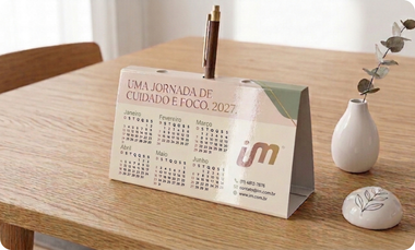 Calendário de Mesa Porta-Caneta Personalizado