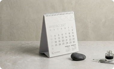 Calendário de Mesa 2027 Personalizado